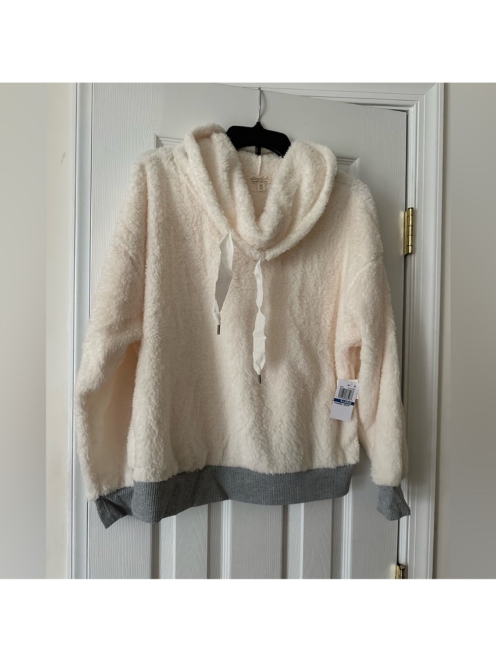 NWT Ultra Flirt Fleece Funnel Neck Pullover XL